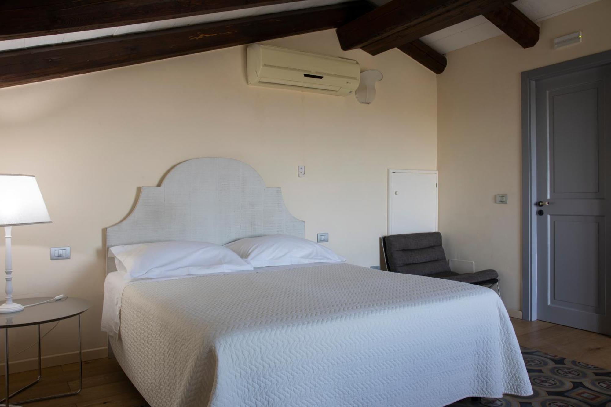 Masseria Celentano Relais & Bauernhof *